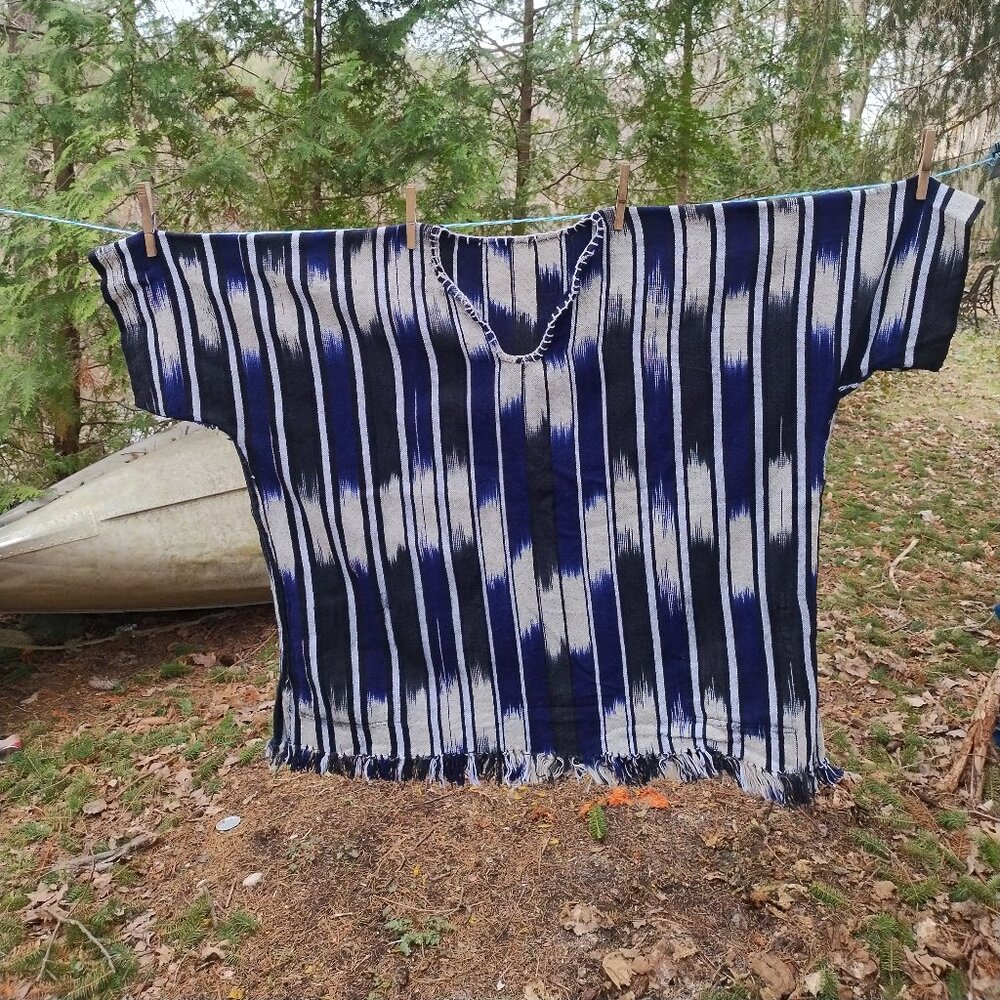 Mexican Poncho Style V Neck Shirt XL Serape